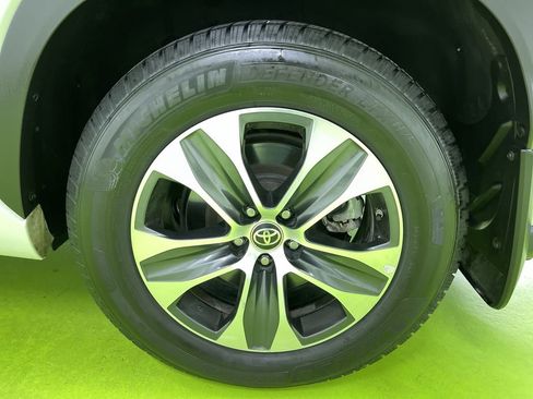 Used 2021 Toyota Highlander XLE image 15