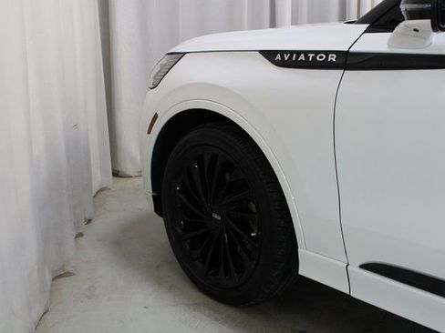 Used 2025 Lincoln Aviator Reserve w/ Equipment Group 201A image 30