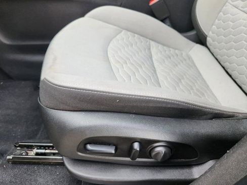 Used 2021 Chevrolet Equinox LT image 23