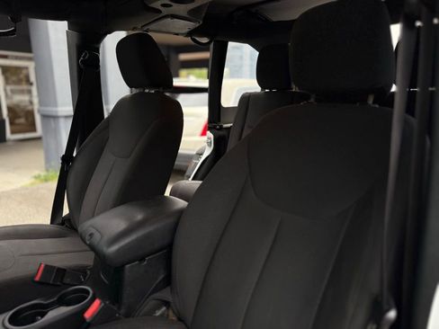 Used 2016 Jeep Wrangler Unlimited Sport w/ Connectivity Group image 23