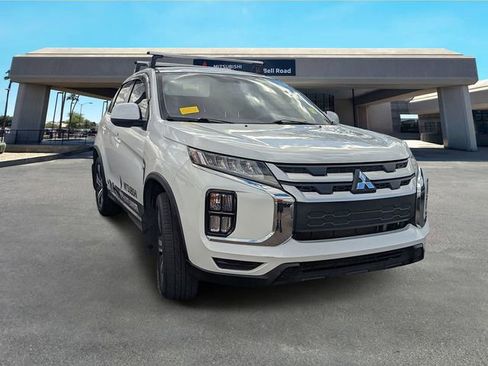 Used 2020 Mitsubishi Outlander Sport ES image 2