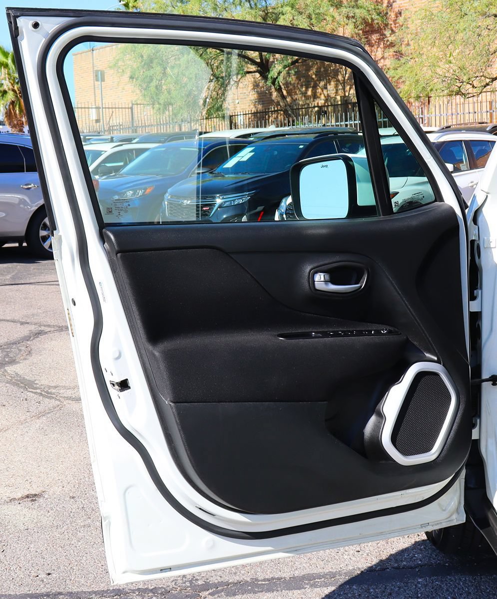Used 2020 Jeep Renegade Latitude w/ Popular Equipment Group FWD image 36