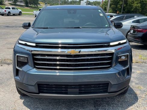Used 2025 Chevrolet Traverse LT AWD/4WD image 11
