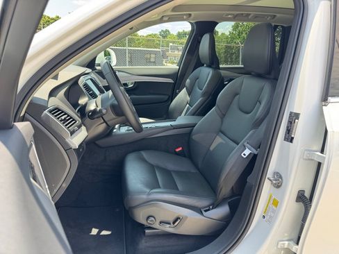 Certified 2025 Volvo XC90 B5 Core AWD/4WD image 30