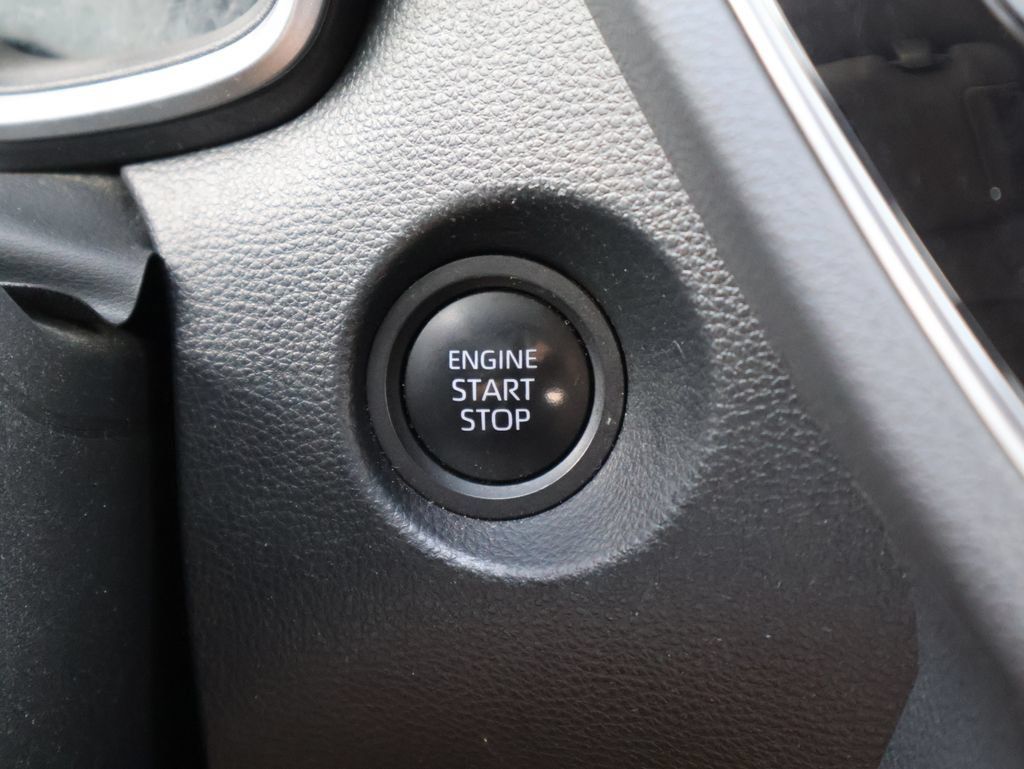 Used 2024 Toyota Corolla Cross XLE w/ Convenience Package FWD image 25