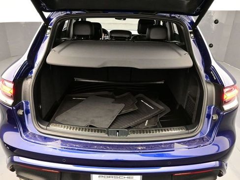 Certified 2023 Porsche Macan S image 16