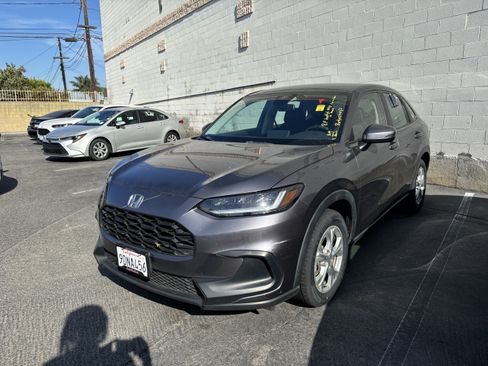 Used 2023 Honda HR-V LX image 2