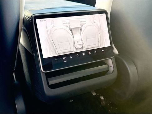 Used 2026 Tesla Model Y 2WD image 13
