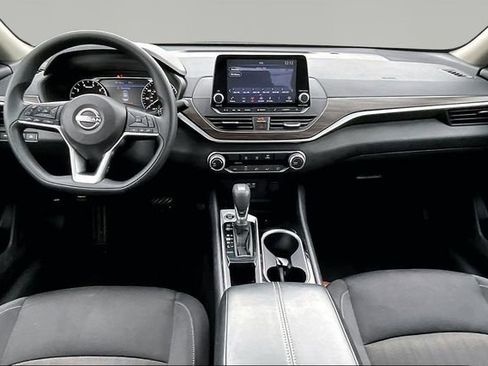 Used 2024 Nissan Altima 2.5 SV image 7