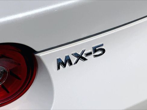 Used 2025 MAZDA MX-5 Miata RF Grand Touring RWD image 26