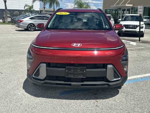 Certified 2025 Hyundai Kona SEL FWD image 3