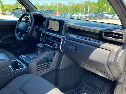 Used 2024 Toyota Tacoma SR5 RWD image 31