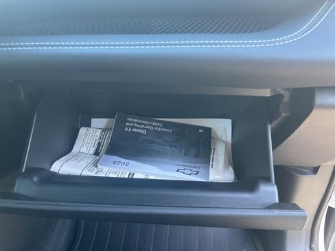 Used 2025 Chevrolet Blazer EV LT image 30