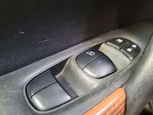 Used 2018 Nissan Rogue SL w/ Premium Package FWD image 27