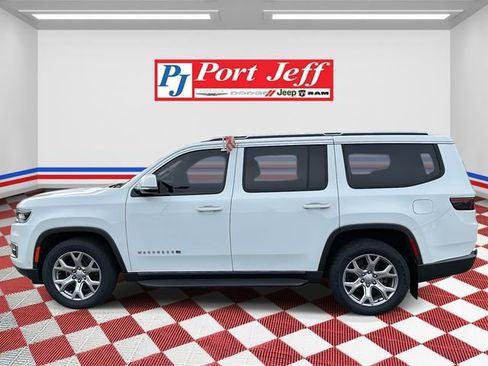 Used 2022 Jeep Wagoneer Series II image 2