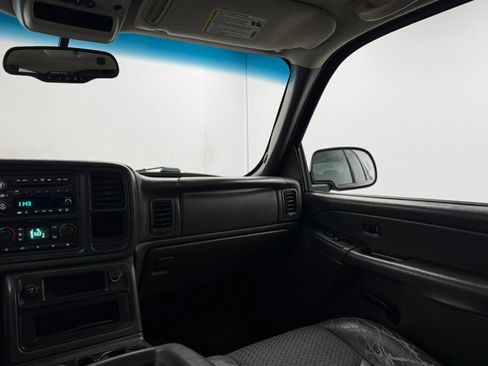 Used 2003 Chevrolet Avalanche 4x4 w/ Suspension Package, Off-Road image 65