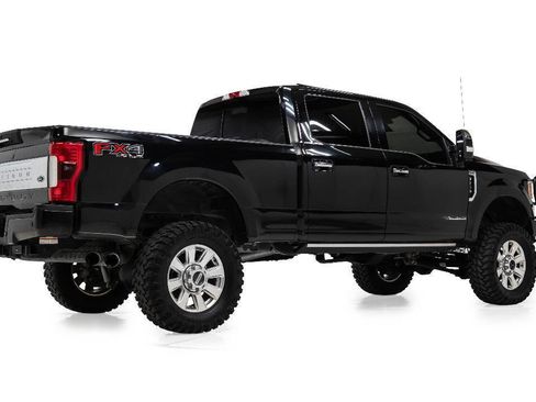 Used 2018 Ford F250 Platinum w/ Platinum Ultimate Package AWD/4WD image 5