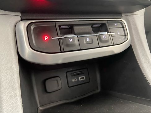 Used 2021 GMC Acadia SLT image 33