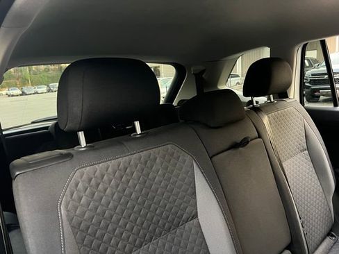 Used 2019 Volkswagen Tiguan S image 32