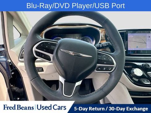 Used 2022 Chrysler Pacifica Limited w/ Uconnect Theater Family Group AWD/4WD image 16
