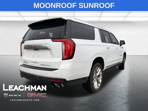 Used 2021 GMC Yukon XL Denali w/ Denali Premium Package AWD/4WD image 3
