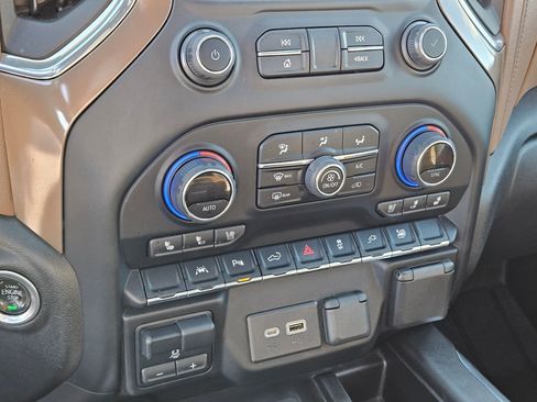 Used 2022 Chevrolet Silverado 1500 High Country w/ Technology Package image 26