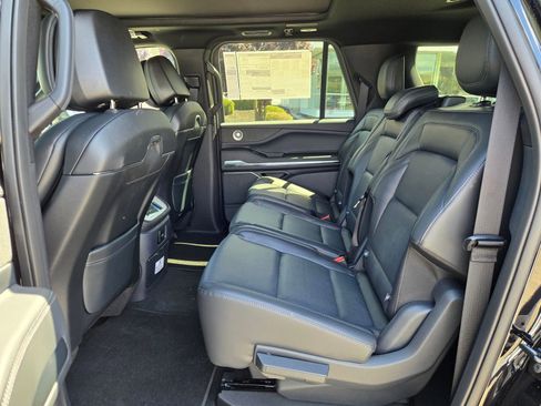 New 2026 Lincoln Navigator L Reserve AWD/4WD image 7