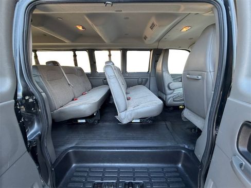 Used 2019 Chevrolet Express 3500 LS image 18