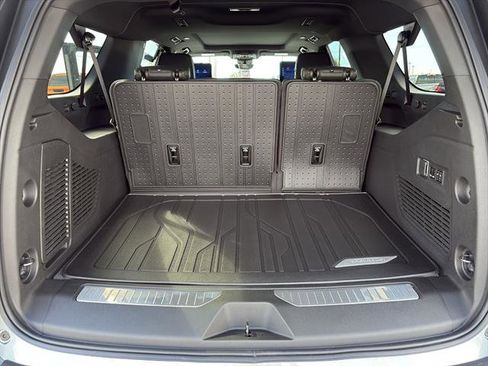 New 2026 Chevrolet Suburban High Country AWD/4WD image 33