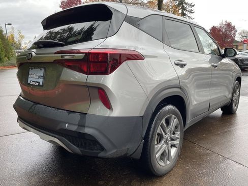 Used 2021 Kia Seltos LX image 4