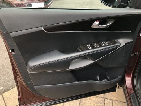 Used 2019 Kia Sorento AWD V6 image 18