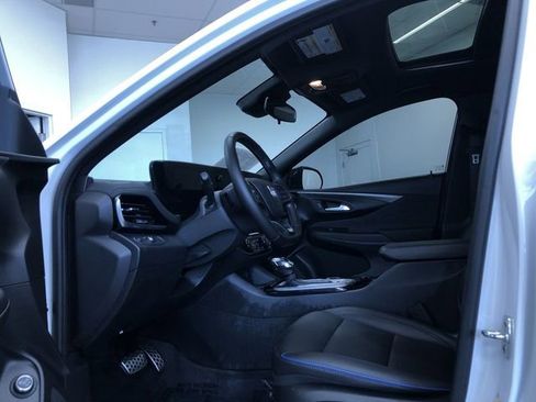 Used 2024 Buick Envista Sport Touring w/ Convenience I Package image 11