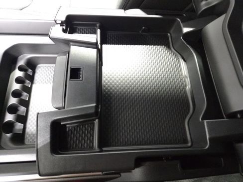 New 2026 RAM 1500 4x4 Crew Cab image 27