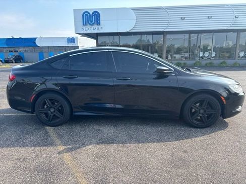 Used 2016 Chrysler 200 S FWD image 6