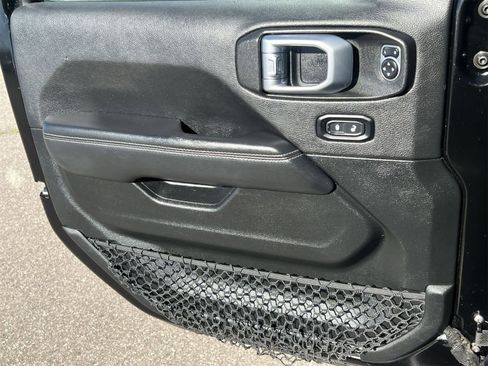 Used 2020 Jeep Wrangler Unlimited Sahara w/ Uconnect 4C Nav & Sound Group image 30