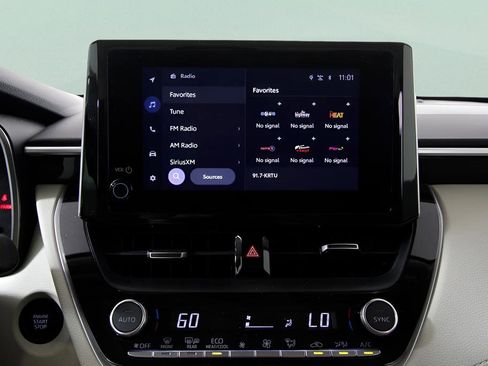 Used 2024 Toyota Corolla Cross XLE w/ Convenience Package image 22