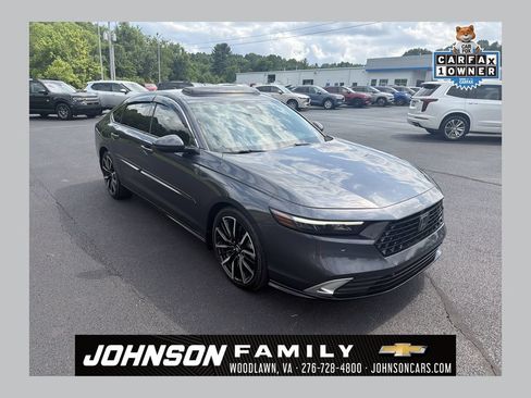 Used 2023 Honda Accord Touring image 1