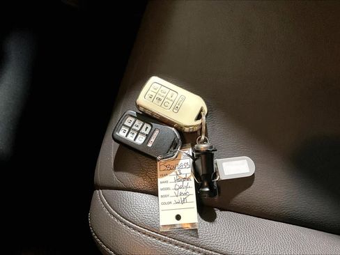 Used 2018 Honda Odyssey Touring image 15