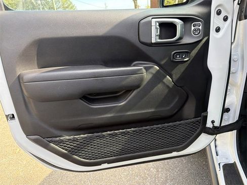 Used 2024 Jeep Gladiator Sport image 10