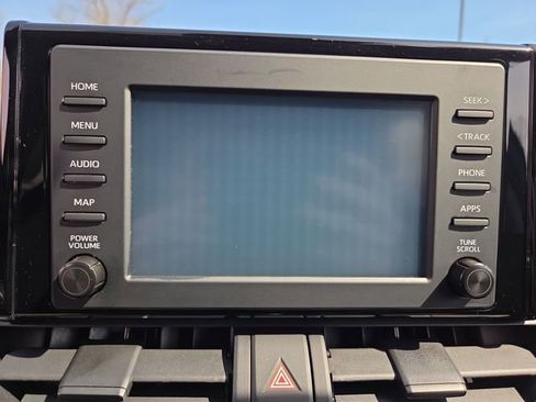 Used 2019 Toyota RAV4 LE w/ Carpet Mat Package image 18