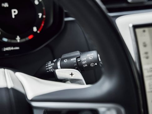 Used 2024 Land Rover Range Rover SE image 52