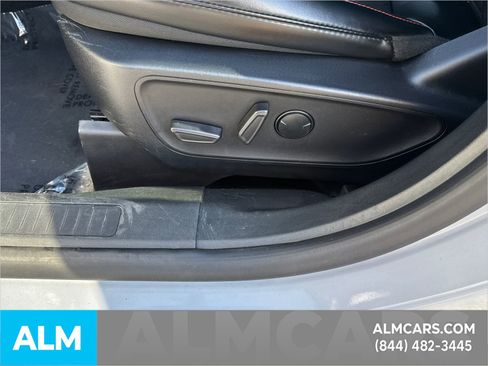 Used 2025 Ford Escape ST-Line image 11