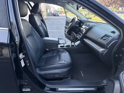 Used 2017 Subaru Outback 2.5i Limited AWD/4WD image 31