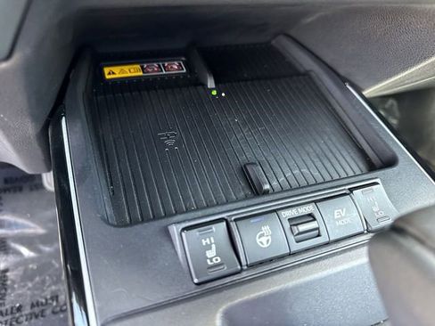 Used 2026 Toyota Corolla Cross XSE w/ Convenience Package image 21