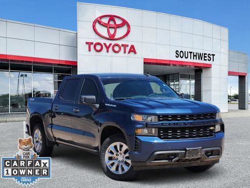 Used 2022 Chevrolet Silverado 1500 Custom image 1