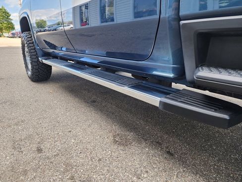 Used 2024 Chevrolet Silverado 2500 LTZ w/ LTZ Convenience Package image 12