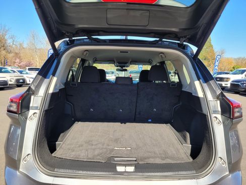 Used 2025 Nissan Rogue SV image 17