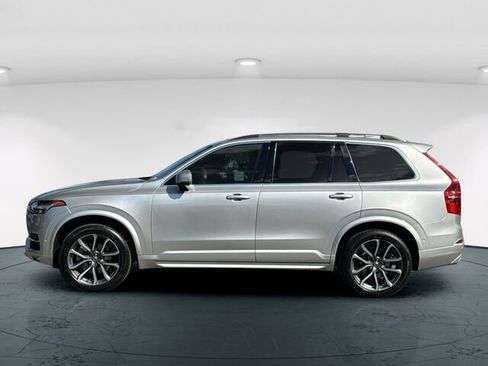 Used 2017 Volvo XC90 T6 Momentum w/ Vision Package image 4