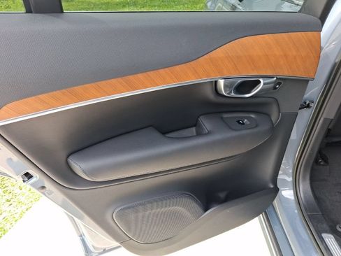 Used 2023 Volvo XC90 B5 Plus w/ Protection Package Premier AWD/4WD image 11