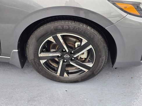Used 2024 Nissan Sentra SV FWD image 9